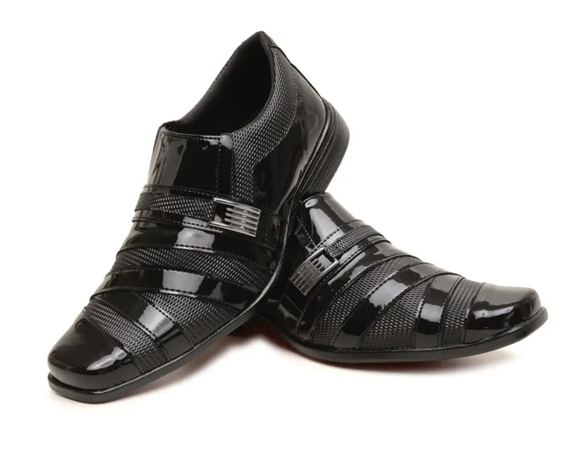 Sapato modelo Jaco Verniz Preto Varene Preto